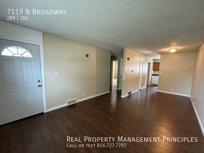 Building Photo - Spacious, updated, 2 Bedroom, 1 Bathroom T...
