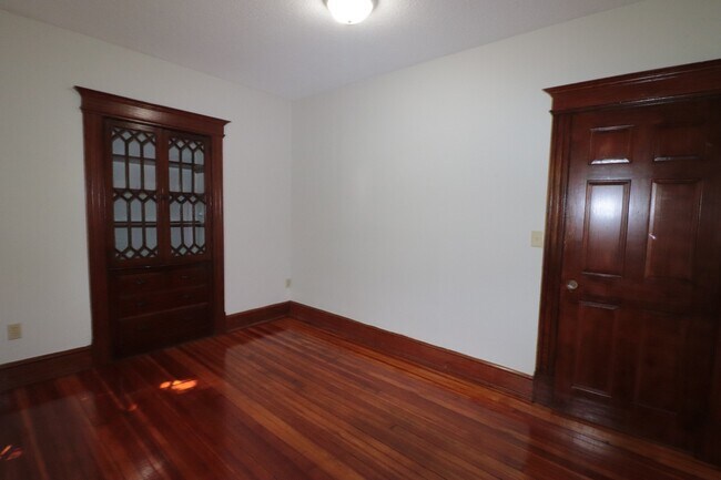 Building Photo - 103-105 Lincoln St / Owen Properties, LLC