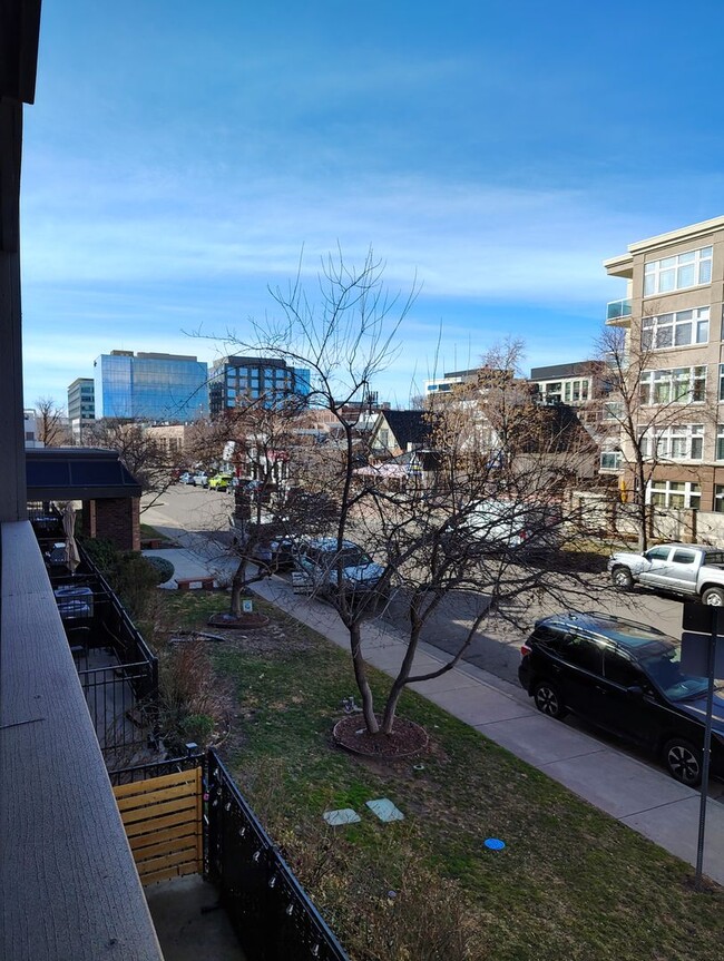 Building Photo - Gorgeous 1 Bedroom in Cherry Creek