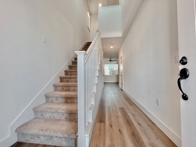 Building Photo - Beautiful Duets at Westfield in Hollister