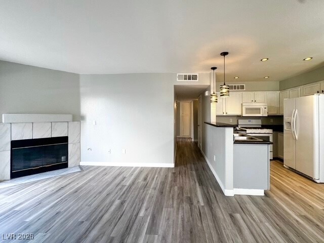 Building Photo - 3090 Tarpon