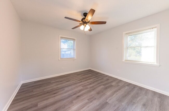 Building Photo - 115 Ketchum Ln