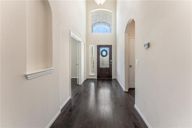 Building Photo - 141 Cres Heights Dr