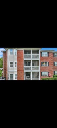 Building Photo - 1443 Cambridge Lakes Dr