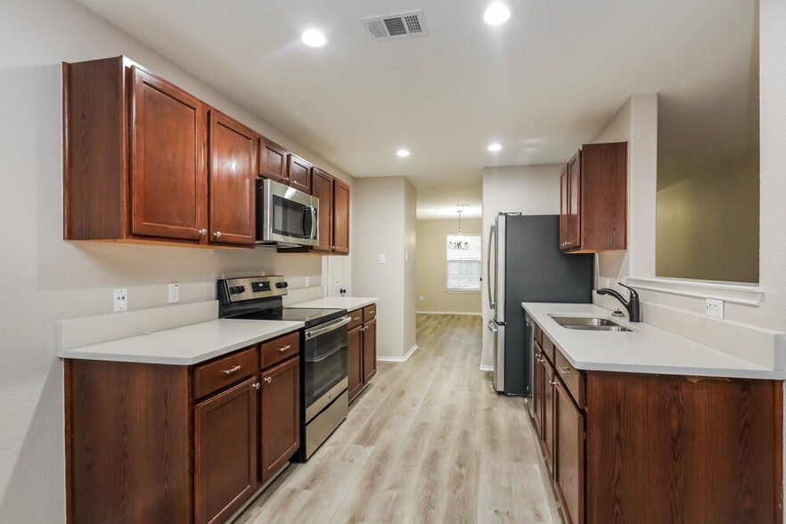 Building Photo - 2036 Godiva St