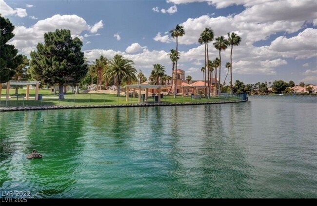 Building Photo - 3151 N Soaring Gulls Dr