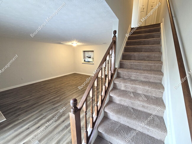 Building Photo - 1036 Thornwoode Ln