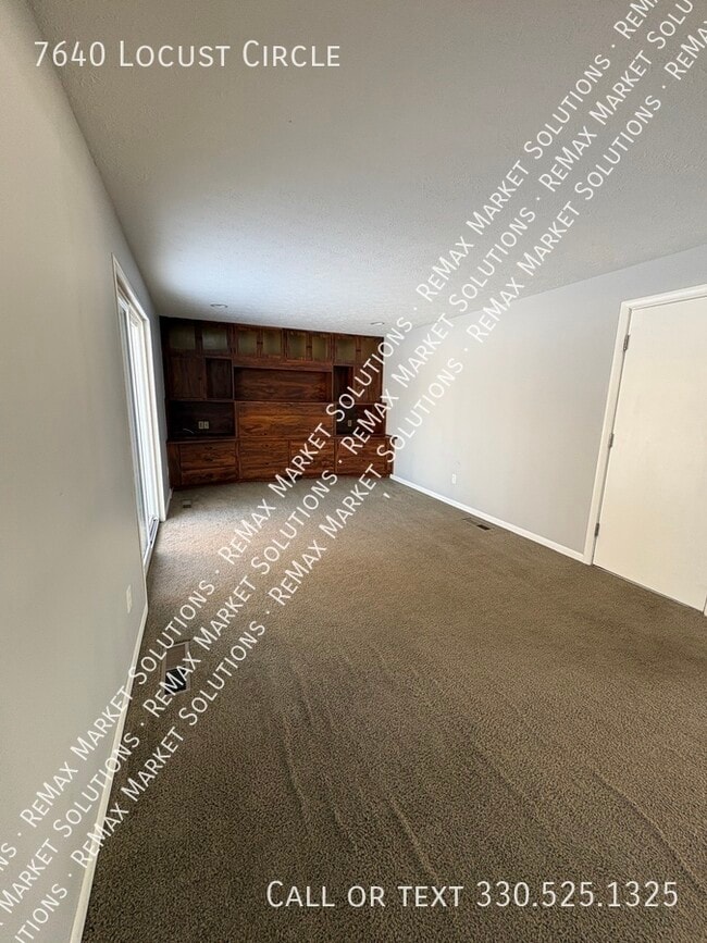 Building Photo - 7640 Locust Cir