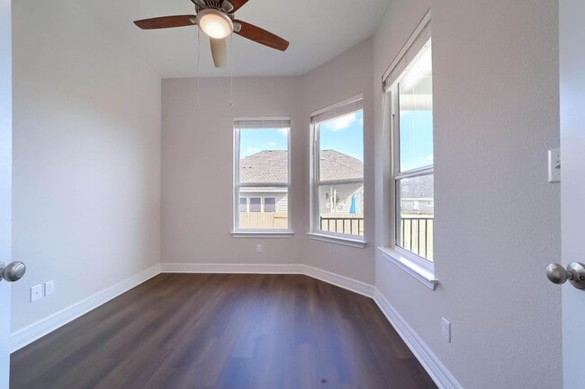 Building Photo - 133 White Steppe Way