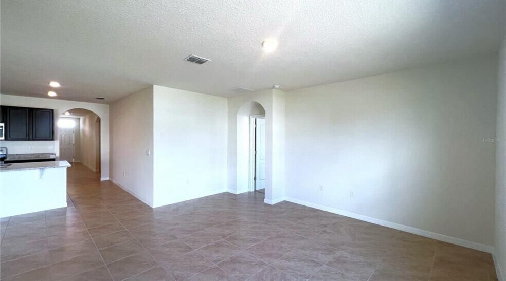 Building Photo - 2703 Sunkissed Dr