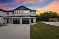 Building Photo - Brand-New Luxury Townhomes – 1st Month Fre...