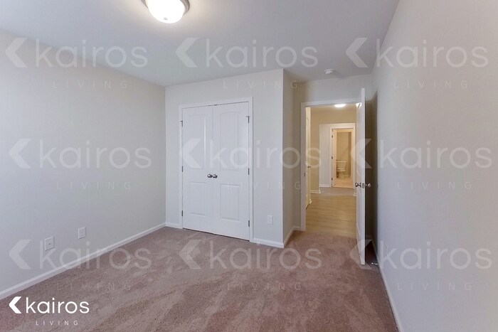 Building Photo - 13 Carrollton Dr