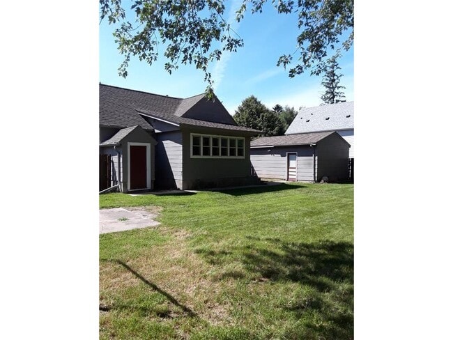 Building Photo - 376 Pierson Ave S