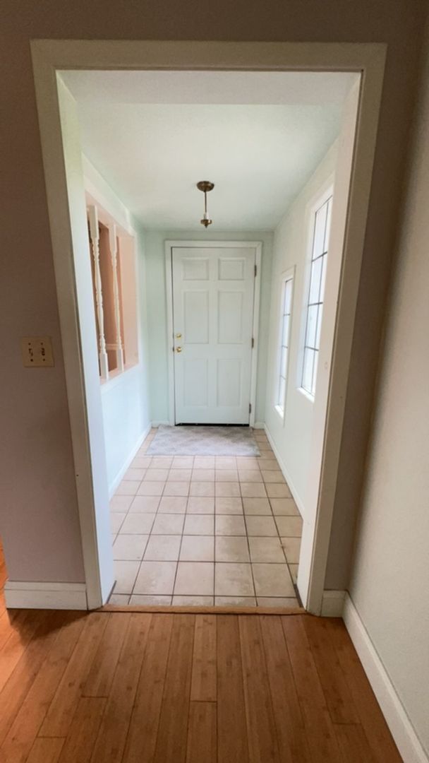 Building Photo - Large 4 Bedroom Orchards Home with private...