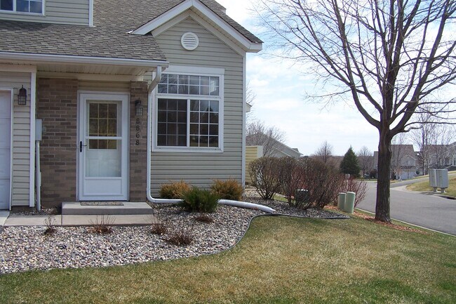 Primary Photo - 8868 Spring Ln