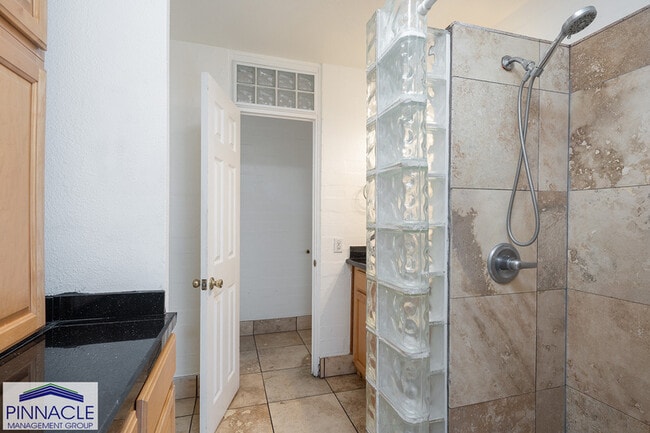 Building Photo - 240 Lili?uokalani Ave