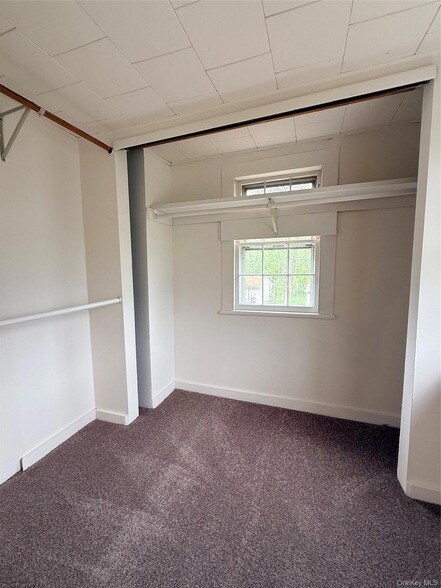 Building Photo - 19 Quartz Ln