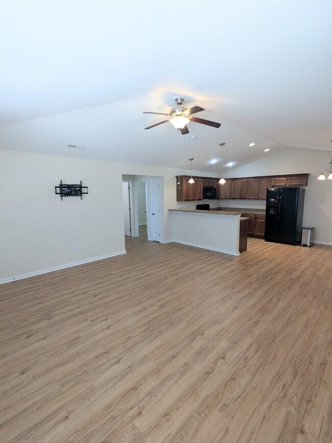 Building Photo - 1328 Valor Rd