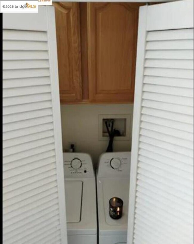 Building Photo - 3532 San Leandro St