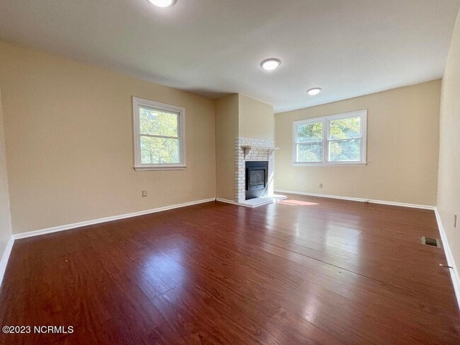 Building Photo - 3804 Brandywine Dr