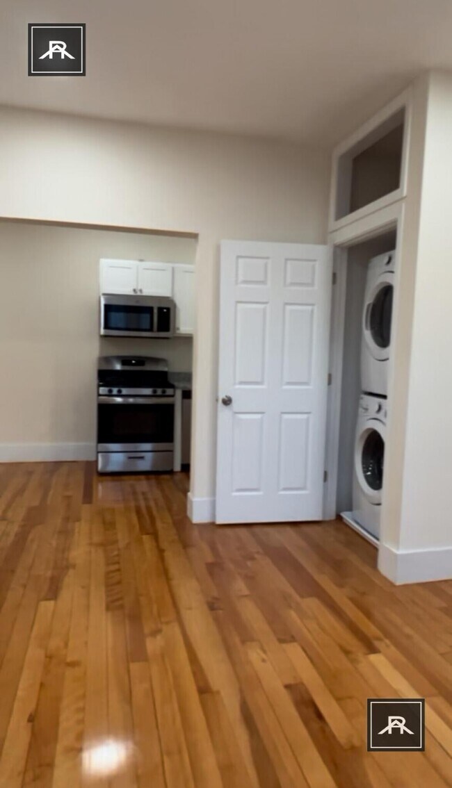Building Photo - 3 bedroom in Allston MA 02134
