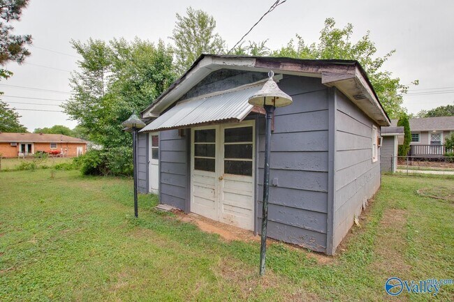 Building Photo - 3902 Mccalley Pl