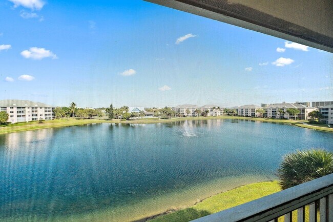 Building Photo - 353 S US Hwy 1