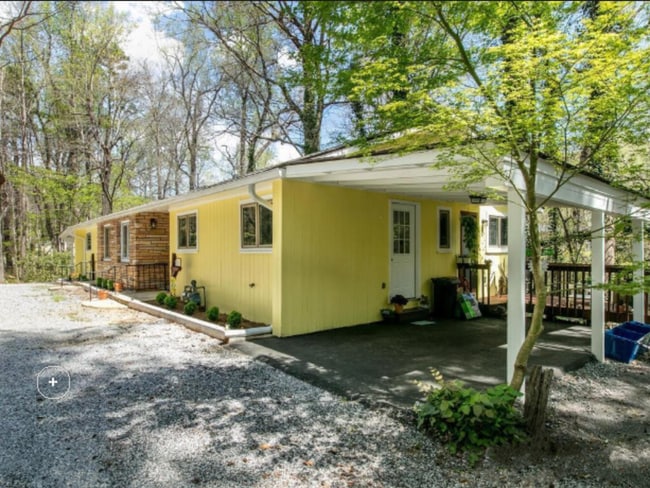 Building Photo - 123 Carolina Dr