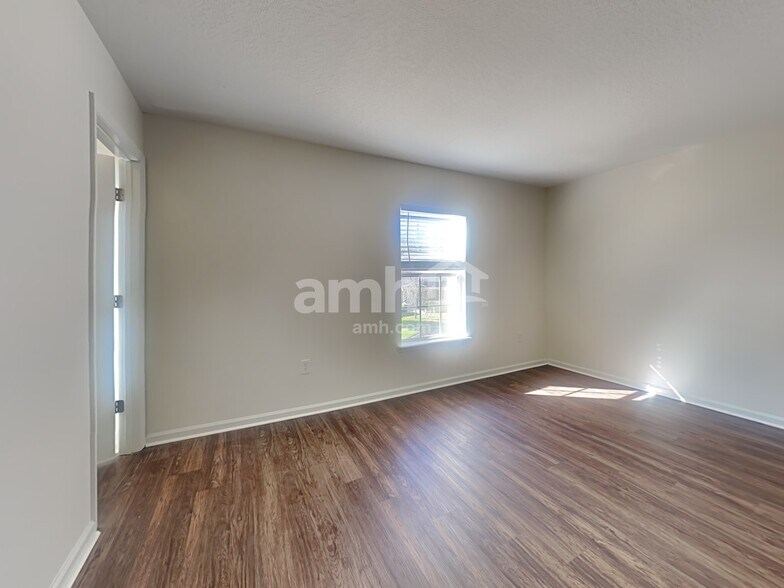Building Photo - 75050 Ravenwood Dr