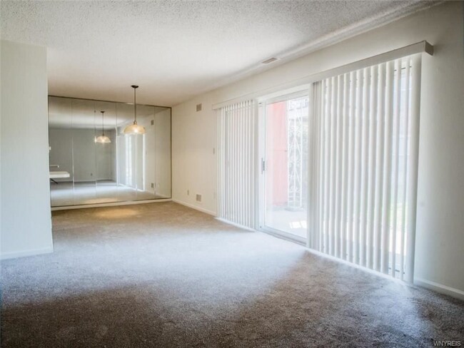 Building Photo - 4545 Chestnut Ridge Rd