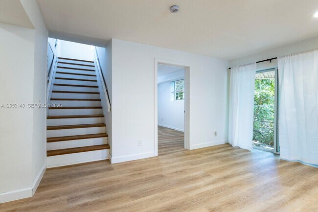 Building Photo - 3628 Thomas Ave