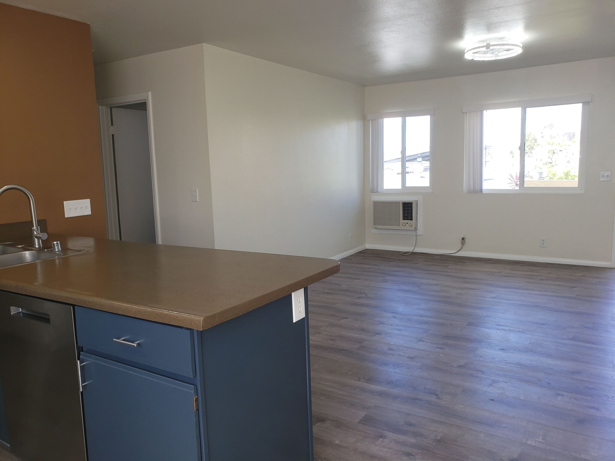 Building Photo - 1261 Victor St