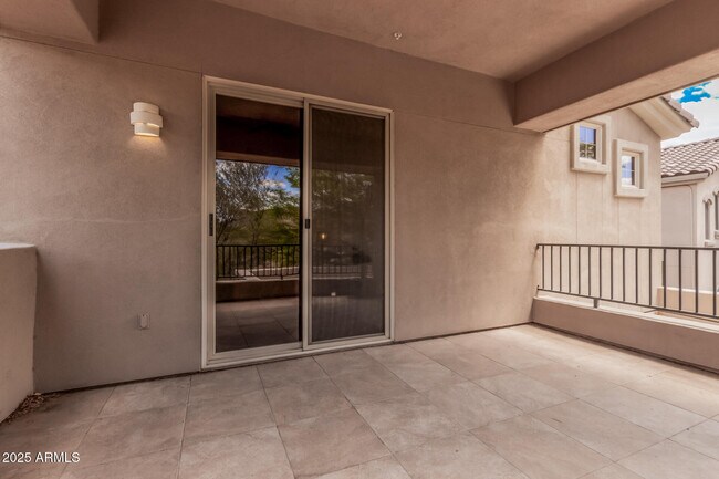 Building Photo - 11000 N 77th Pl