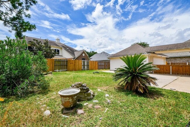 Building Photo - 12823 Dadebrook Ct
