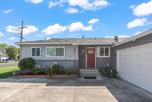 Building Photo - 6258 Castillon Dr