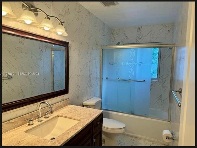 Building Photo - 6471 SW 27th St