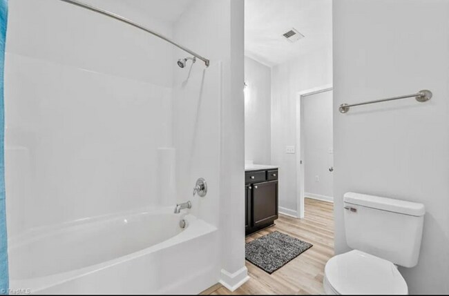 Building Photo - 7106 W Friendly Ave