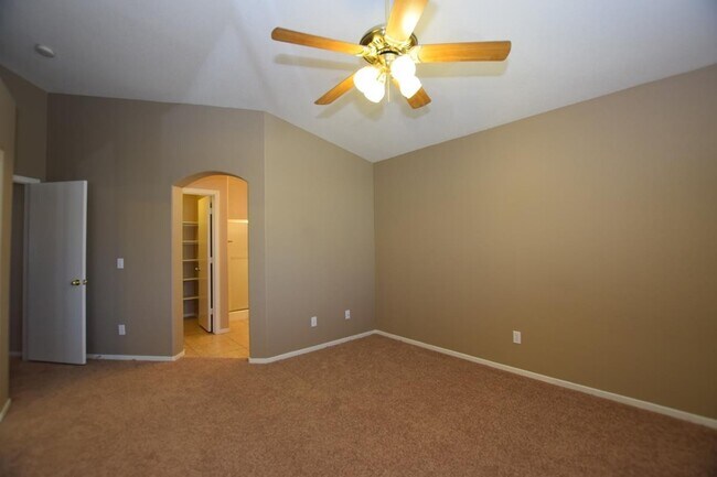Building Photo - 1024 Clover Tip Ct
