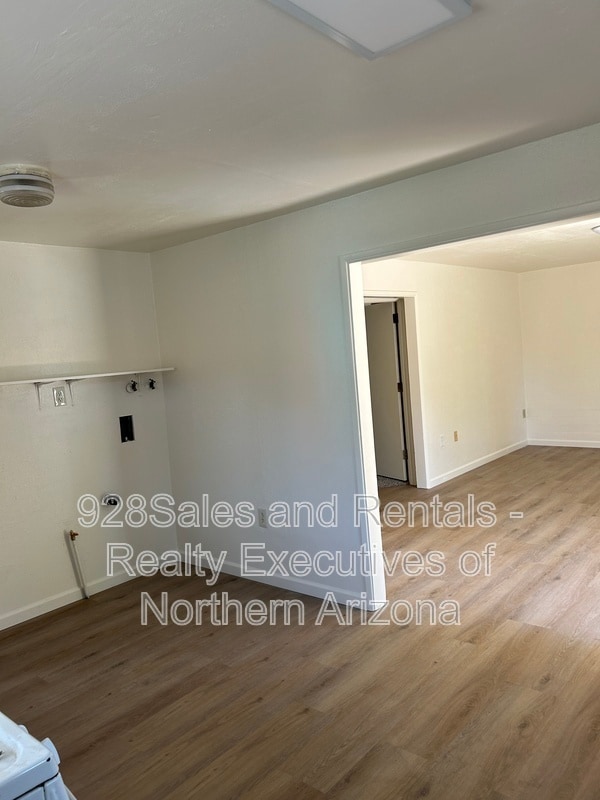 Building Photo - 2627 N Rose St