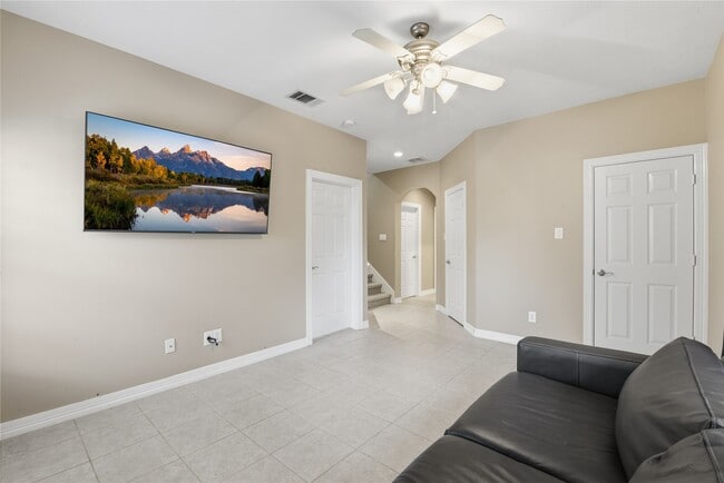 Building Photo - 7932 Stoneyway Dr