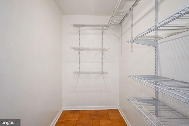 Building Photo - 10201 Grosvenor Pl