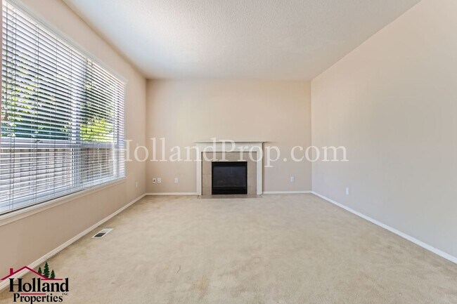 Building Photo - Spacious 4-Bedroom Home in Orenco Gardens ...