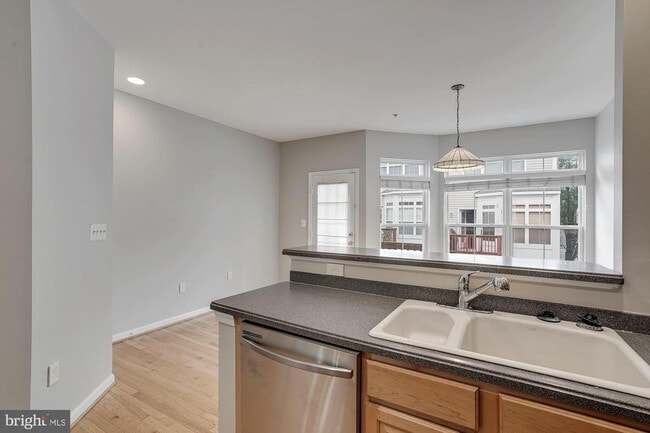 Building Photo - 211 Medlock Ln