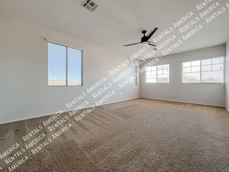 Building Photo - 9765 E Knowles Ave