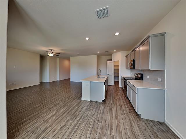 Building Photo - 4925 Woodloch Dr