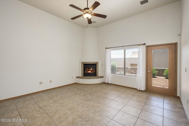 Building Photo - 1320 Golf Club Rd