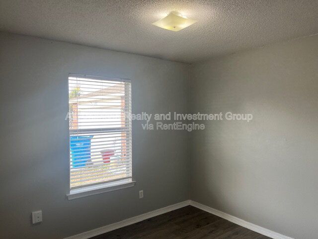 Building Photo - 1995 Catline Cir