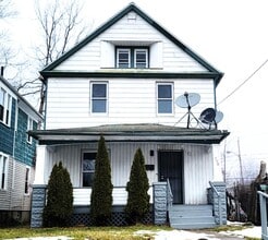 Building Photo - 798 Stadelman Ave