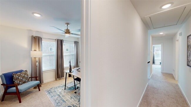 Building Photo - 2942 ELLE DR