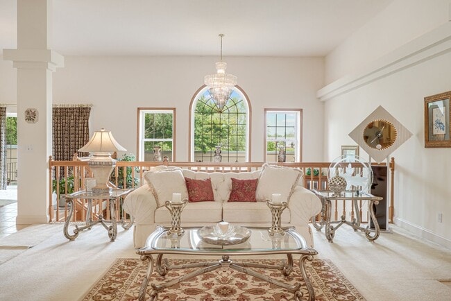 Primary Photo - NEW LISTING-3 bedroom, 3 bathroom condo FO...